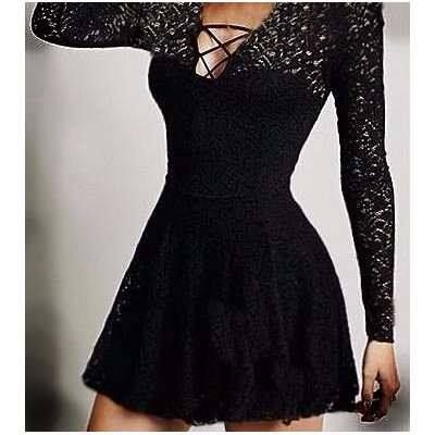 Vestido preto com Detalhes em renda