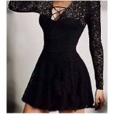 Vestido preto com Detalhes em renda